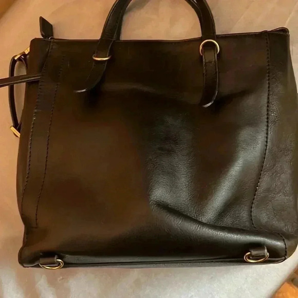 Fossil Black Leather Backpack with Structured Design - Picture 2 of 15